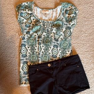 Super cute outfit! Self esteem top sz M, Bongo black denim shorts Sz 5.